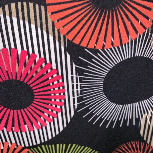 🐞East 5th Spirograph Pattern Blouse XLG EUC - Picture 4 of 6